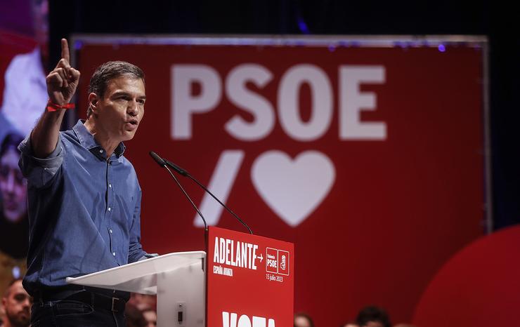 O secretario xeral do PSOE e presidente do Goberno de España, e candidato á reelección, Pedro Sánchez, intervén durante un mitin electoral / Rober Solsona - Europa Press