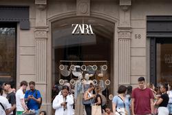 Unha tenda da franquicia Zara en Barcelona/ David Zorrakino - Arquivo