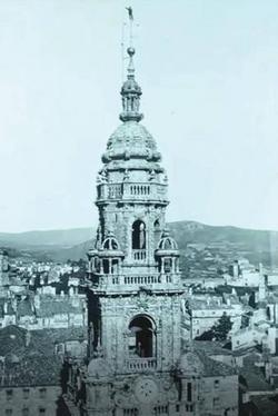 José Puertollano no alto da torre Berenguela en 1909 / XdeCOM