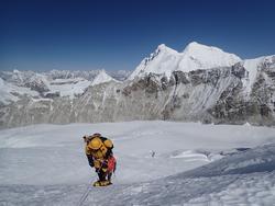 Gonzalo Fernández, alpinista, nunha das súas expedicións ao Himalaia / Cedida