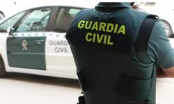 Un axente da Garda Civil de costas en imaxe de arquivo / GARDA CIVIL - Arquivo / Europa Press