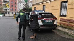 Detido en Sanxenxo un home con tres ordes de procura e captura en vigor. GARDA CIVIL DE PONTEVEDRA / Europa Press