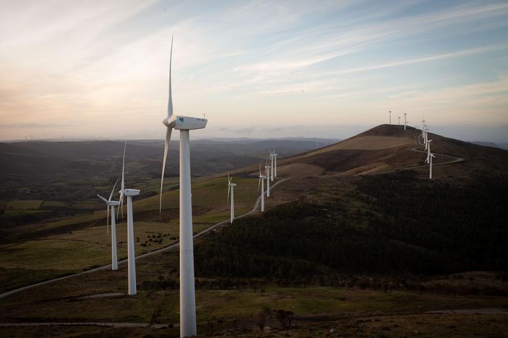 Varios aeroxeradores no parque eólico de Vilachá, a 15 de marzo de 2024, en Lugo / Carlos Castro - Arquivo