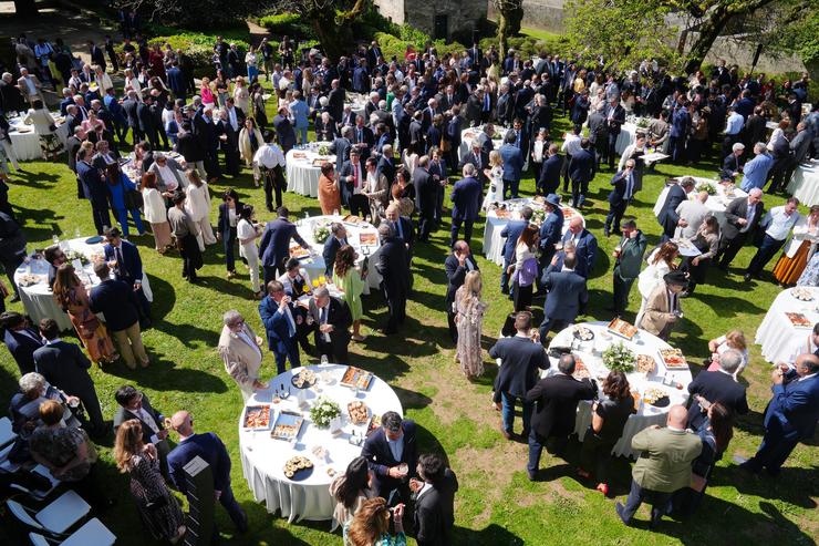 Vista xeral do acto de toma de posesión do presidente da Xunta de Galicia, no parque de San Domingos de Bonaval / Álvaro Ballesteros