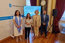 A directora xerente da SEMG, Sara Quintanilla; a alcaldesa da Coruña, Inés Rey; a presidenta da SEMG, Pilar Rodríguez Ledo; e o presidente do comité organizador do congreso e da Sociedade Galega da SEMG, Keith Albert Foo. SEMG