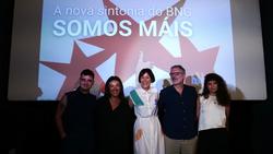 Mondra, Ninguén González, Ana Pontón, Xosé Lois Romeu e Lara Caeiro na presentación de 