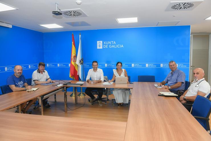 O conselleiro do Mar, Alfonso Villares, reúnese con representantes de federacións de confrarías. MONICA ARCAY CARRO / Europa Press