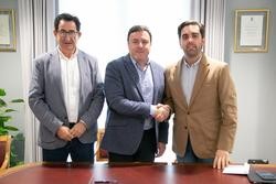 Firma do convenio Vía Verde Compostela. DEPUTACIÓN DA CORUÑA