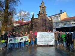 Grupos locais manifestándose en contra da construción da mina.. SOS SUÍDO SEIXO / Europa Press
