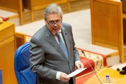 O conselleiro de Sanidade, Antonio Gómez Caamaño, responde a unha pregunta oral no Parlamento de Galicia / XUNTA
