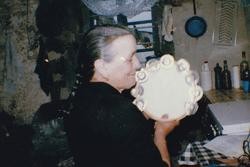 Adolfina Casás Rama fotografada pola musicóloga suíza Dorothé Schubarth en Vila da Igrexa Cerceda / REAL ACADEMIA GALEGA