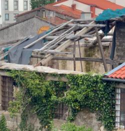 Estado actual do tellado da Fábrica de San Nicolás / Historia de Galicia