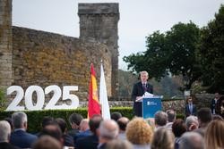 O presidente dá Xunta, Alfonso Rueda, preside o acto conmemorativo do Día dás Letras Galegas 2025, dedicado ás cantareiras. Castelo Torres de Mens (Malpica de Bergantiños).. XUNTA / Europa Press