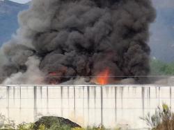 Incendio nunha nave de xestión de residuos / Bombeiros / Europa Press