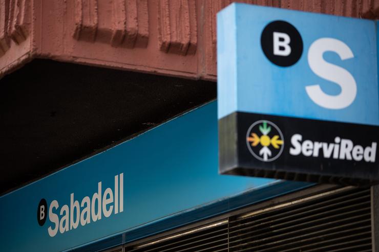 Unha das oficinas de Sabadell / Alejandro Martínez Vélez 