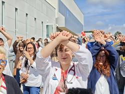 O persoal do Hospital da Mariña protesta, a 22 de maio de 2025.. PERSOAL DA MARIÑA / Europa Press