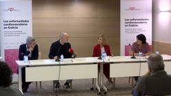 De esquerda a dereita: o médico internista José Manuel Cerqueiro, o cardiólogo José Ramón González Juanatey, a médica de familia Pilar Alonso e a enfermeira María González nunha xornada de Cardioalianza no Hotel Xelmírez, Santiago de Compostela. / Europa Press