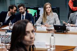A vicepresidenta terceira e ministra para a Transición Ecolóxica e o Reto Demográfico, Sara Aagesen e a presidenta de Rede Eléctrica de España, Beatriz Corredor, asisten á reunión do Comité para a análise da crise eléctrica, na sede de Rede. Carlos Luján / Europa Press / Europa Press