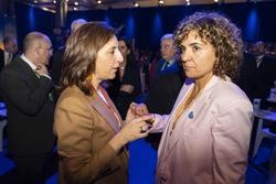 A responsable de Medio Ambiente e Cambio Climático da Xunta, Ángeles Vázquez, e a vicepresidenta da Comisión de Peticións e membro da Comisión de Medio Ambiente, Dolors Montserrat / PPdeG