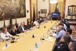 Reunión no Concello da Coruña entre representantes municipais, do sector da hostalaría e veciños. ANDY PÉREZ / Europa Press