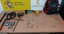 Moedas e outras pezas arqueolóxicas intervidas pola Garda Civil nunha operación contra o roubo de patrimonio  / Garda Civil