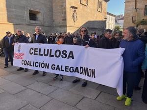 Integrantes de Coalición Galega nunha manifestación contra Altri e as celulosas / remitida