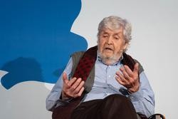 Arquivo - O que fose dirixente histórico do BNG, Xosé Manuel Beiras, durante un acto de campaña do BNG, no Hotel Compostela, a 9 de febreiro de 2024, en Santiago de Compostela.. César Arxina - Europa Press - Arquivo / Europa Press