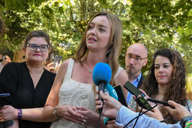 A conselleira de Política Social e Igualdade, Fabiola García, atende aos medios de comunicación / XUNTA