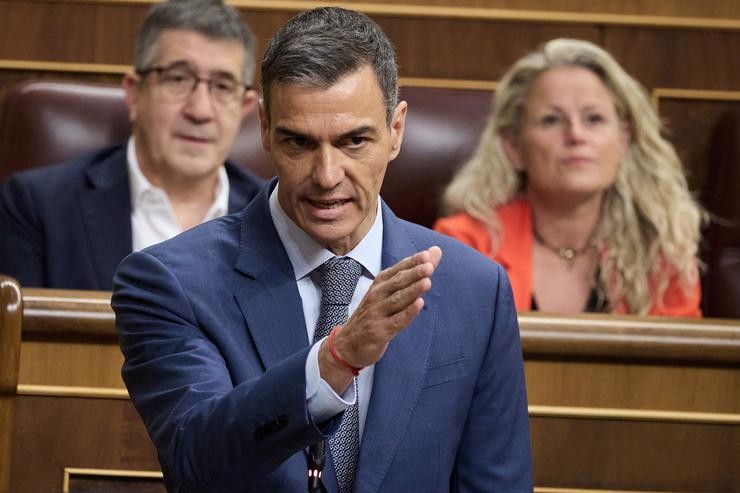 O presidente do Goberno, Pedro Sánchez, intervén durante unha sesión de control ao Goberno. Jesús Hellín / Europa Press