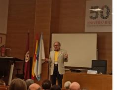 O científico español e investigador que foi capaz de crear co seu equipo de Harvard vida sintética sen bioquímica, Juan Pérez-Mercador, nunha conferencia en Santiago / Europa Press