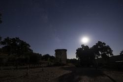 Arquivo - Detalle das perséidas sobre o Cerro do Hierro, situado na localidade sevillana de San Nicolás del Puerto, a 14 de agosto de 2024 en Sevilla (Andalucía, España). As perseidas son tamén coñecidas nos países de tradición católica con e. Joaquin Corchero - Europa Press - Arquivo / Europa Press