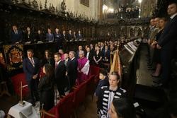 O alcalde de Ourense, Gonzalo Pérez Jácome, e a ex alcaldesa de Lugo, Lara Méndez, xunto a outros alcaldes durante a ofrenda do Antigo Reino de Galicia ao Santísimo Sacramento / Carlos Castro - Europa Press