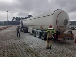 Incendio camión en Teo / CONSORCIO CONTRA INCENDIOS  E SALVAMENTO A Coruña