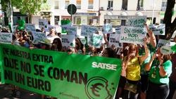 Concentración contra o recorte das pagas extra de enfermeiros e fisioterapeutas / SATSE
