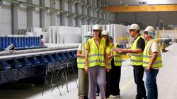 A líder do BNG, Ana Pontón, visita o Grupo Rodiñas en Teixeiro, Curtis (A Coruña). BNG / Europa Press