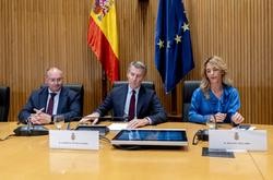 (I-D) O portavoz do PP no Congreso, Miguel Tellado; o líder do Partido Popular, Alberto Núñez Feijóo, e a deputada do PP, Cayetana Álvarez de Toledo, durante unhas xornadas no Congreso dos Deputados / Alberto Ortega - Arquivo
