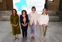 A portavoz nacional do BNG, Ana Pontón, a alcaldesa de Santiago, Goretti Sanmartín, a deputada do Bloque Alexandra Fernández e a conselleira de Vivenda no bipartito, Teresa Táboas, participan nunhas xornadas do BNG sobre políticas de vivenda / BNG