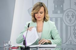 A Ministra de Educación e Formación Profesional de España e Portavoz, Pilar Alegría, ofrece declaracións á prensa tras o Consello de Ministros, a 1 de xullo de 2025, en Madrid / Alejandro Martínez Vélez