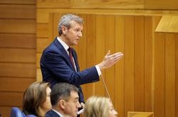 O presidente da Xunta, Alfonso Rueda, responde a preguntas dos grupos da oposición no Parlamento de Galicia.. XUNTA / Europa Press